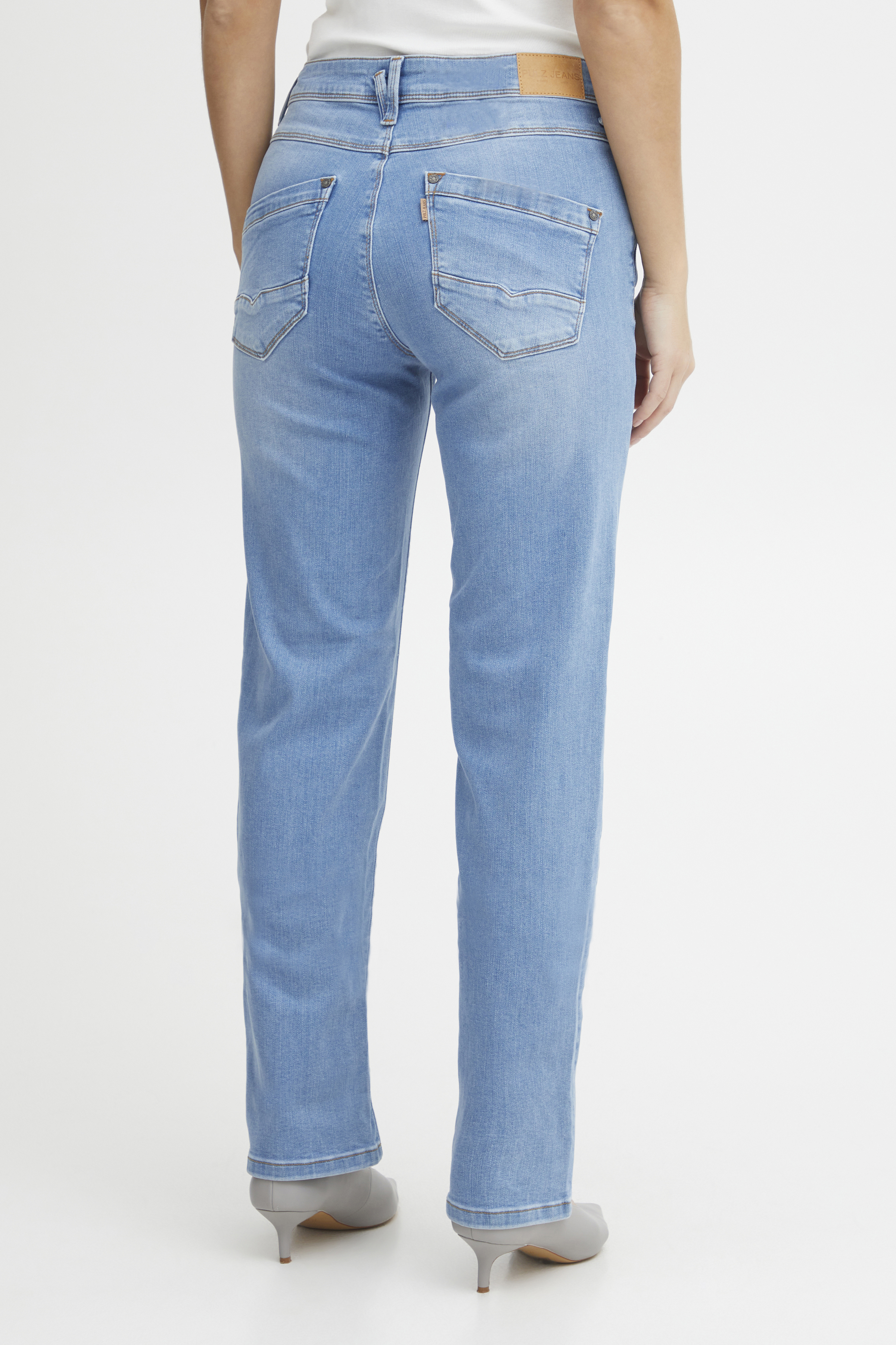 PZKAROLINA HW Jeans Straight Leg LOOKBOOK FRONT 50205580-200008