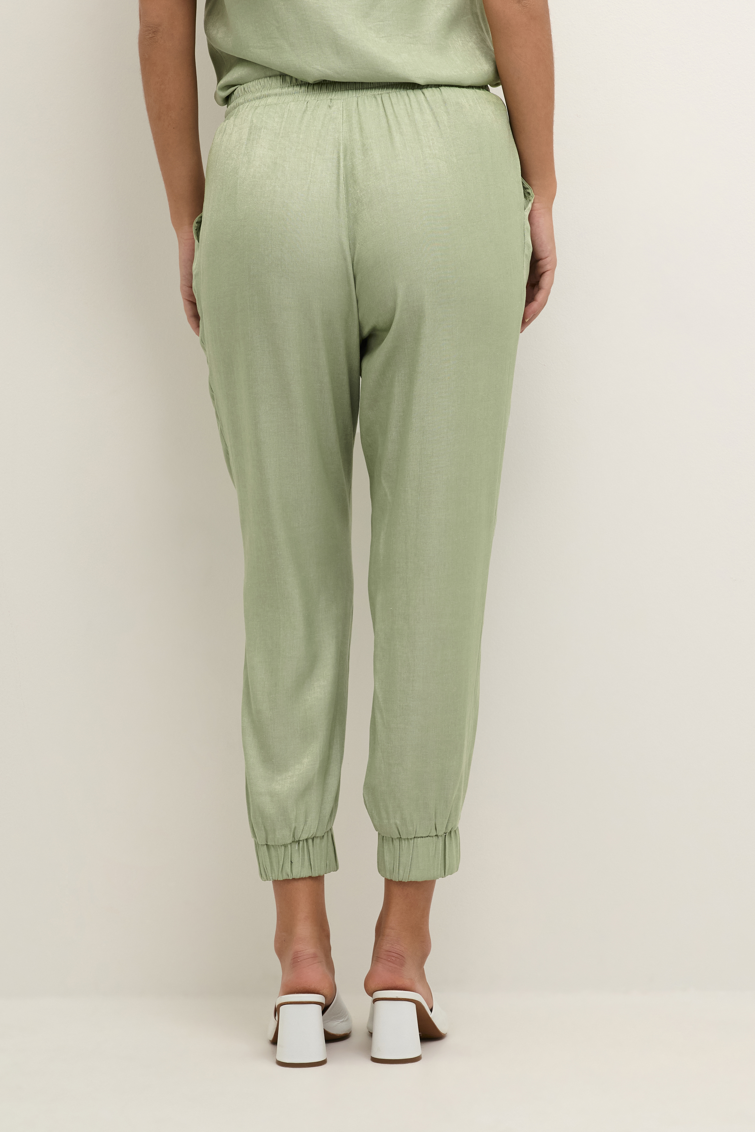 CRSiran Pantalon LOOKBOOK BACK 10611612-104623