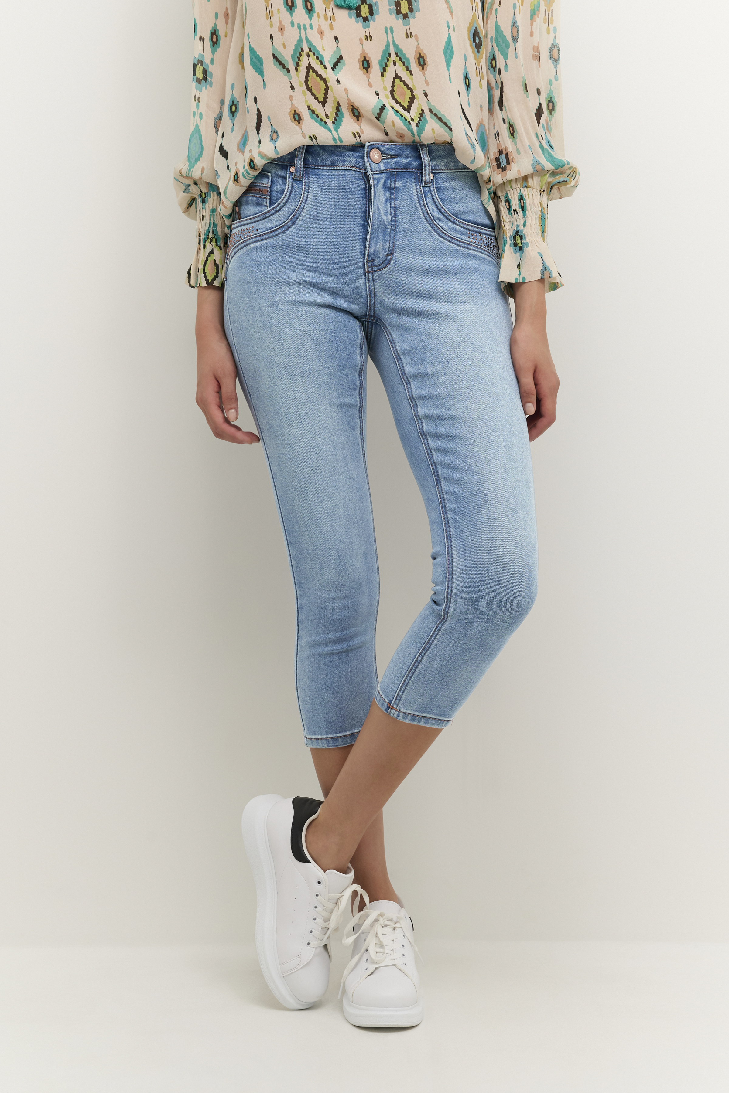 CRBrenda Jeans LOOKBOOK FRONT 10611209-103870