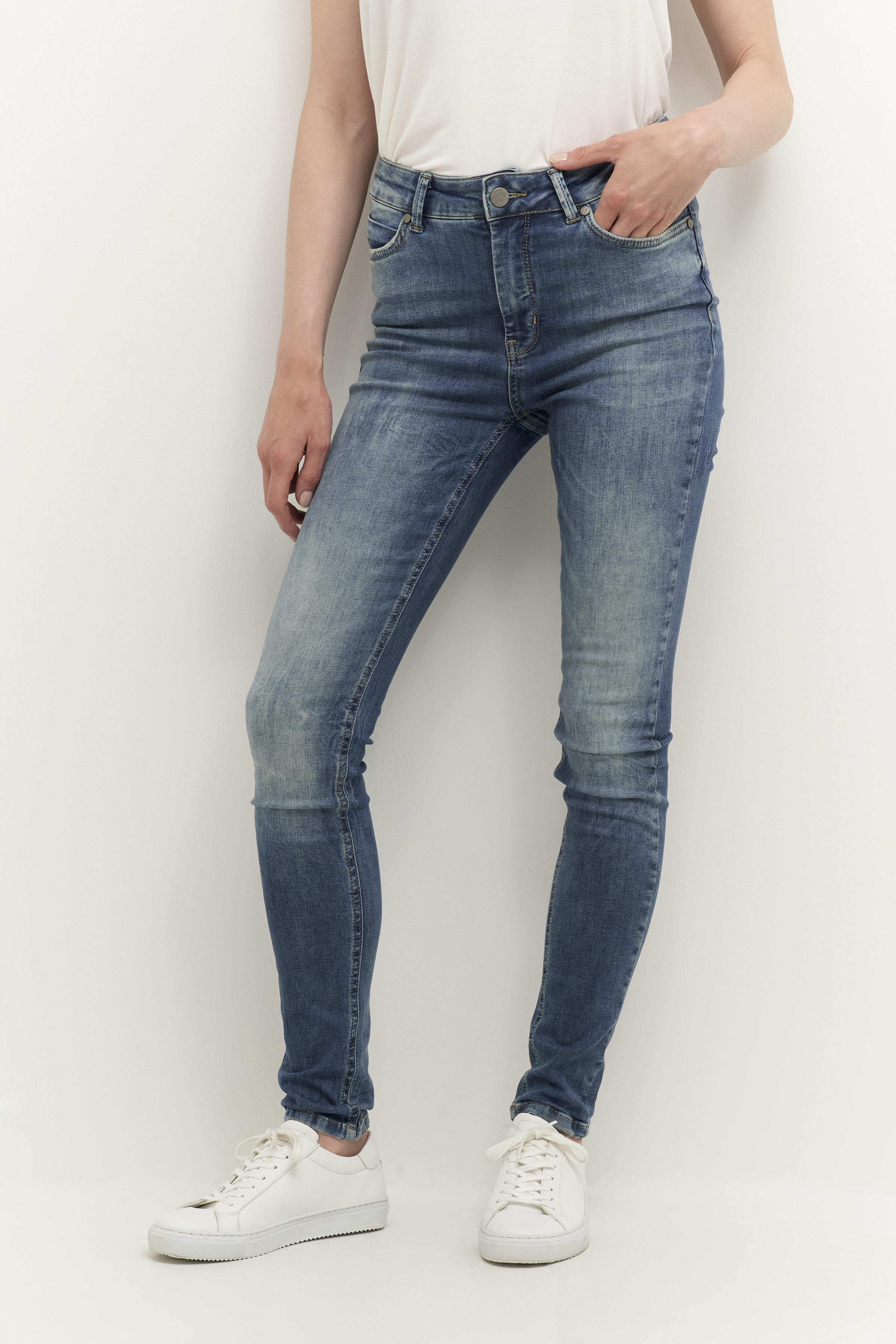 CUcorina Jeans LOOKBOOK FRONT 50108462-500028