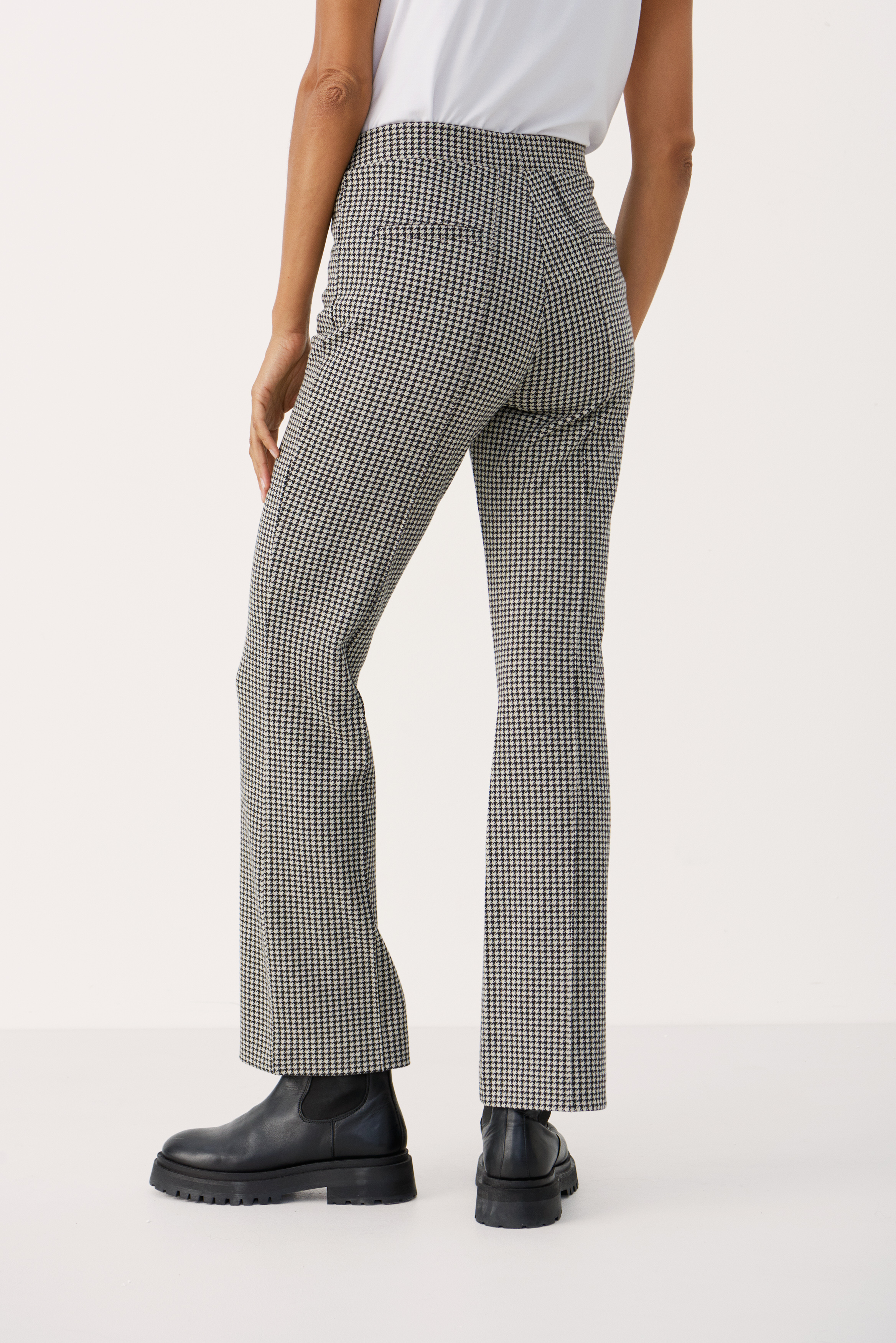 PontasPW Trousers LOOKBOOK BACK 30305506-301745