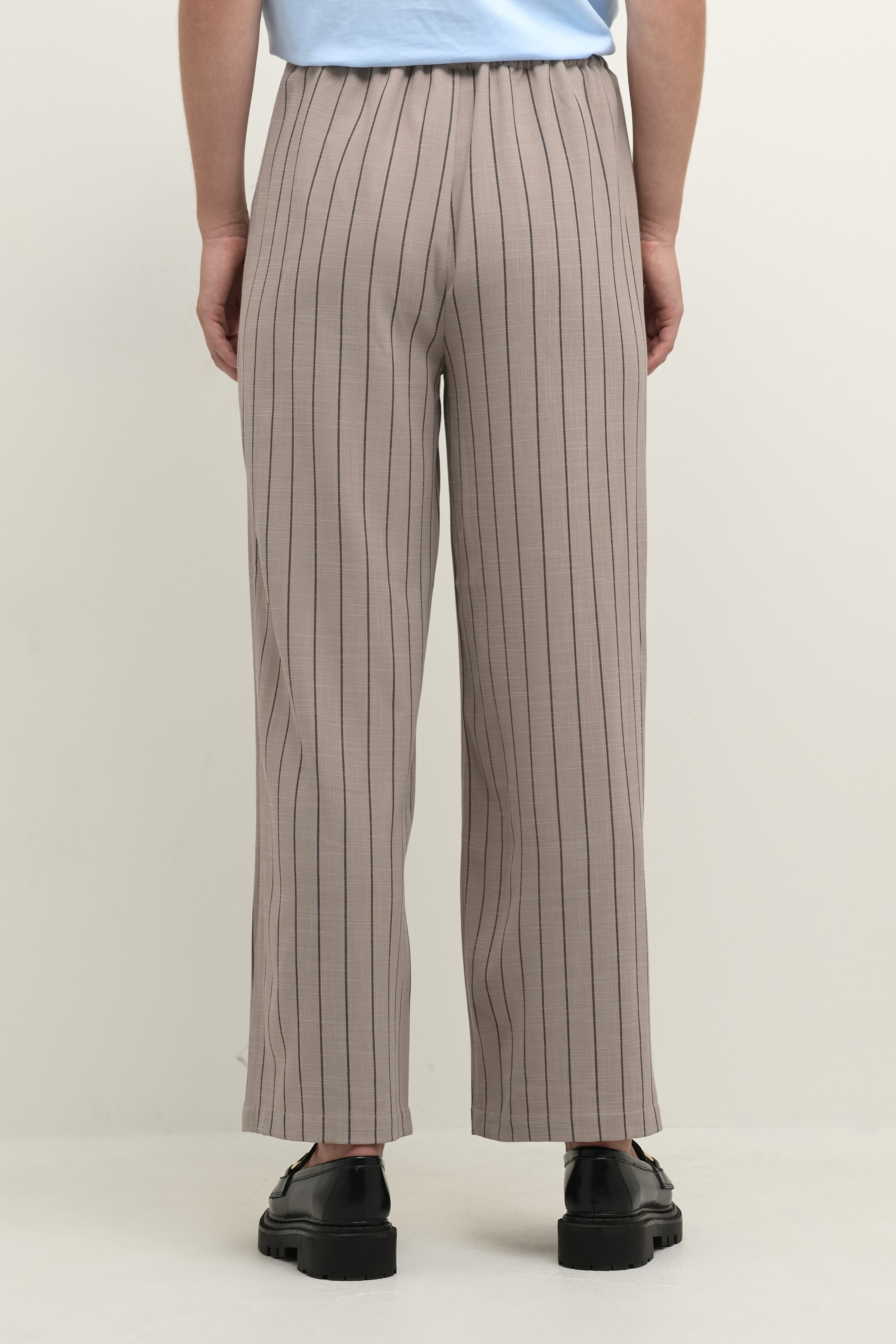 IraKB Trousers LOOKBOOK BACK 10104380-104380