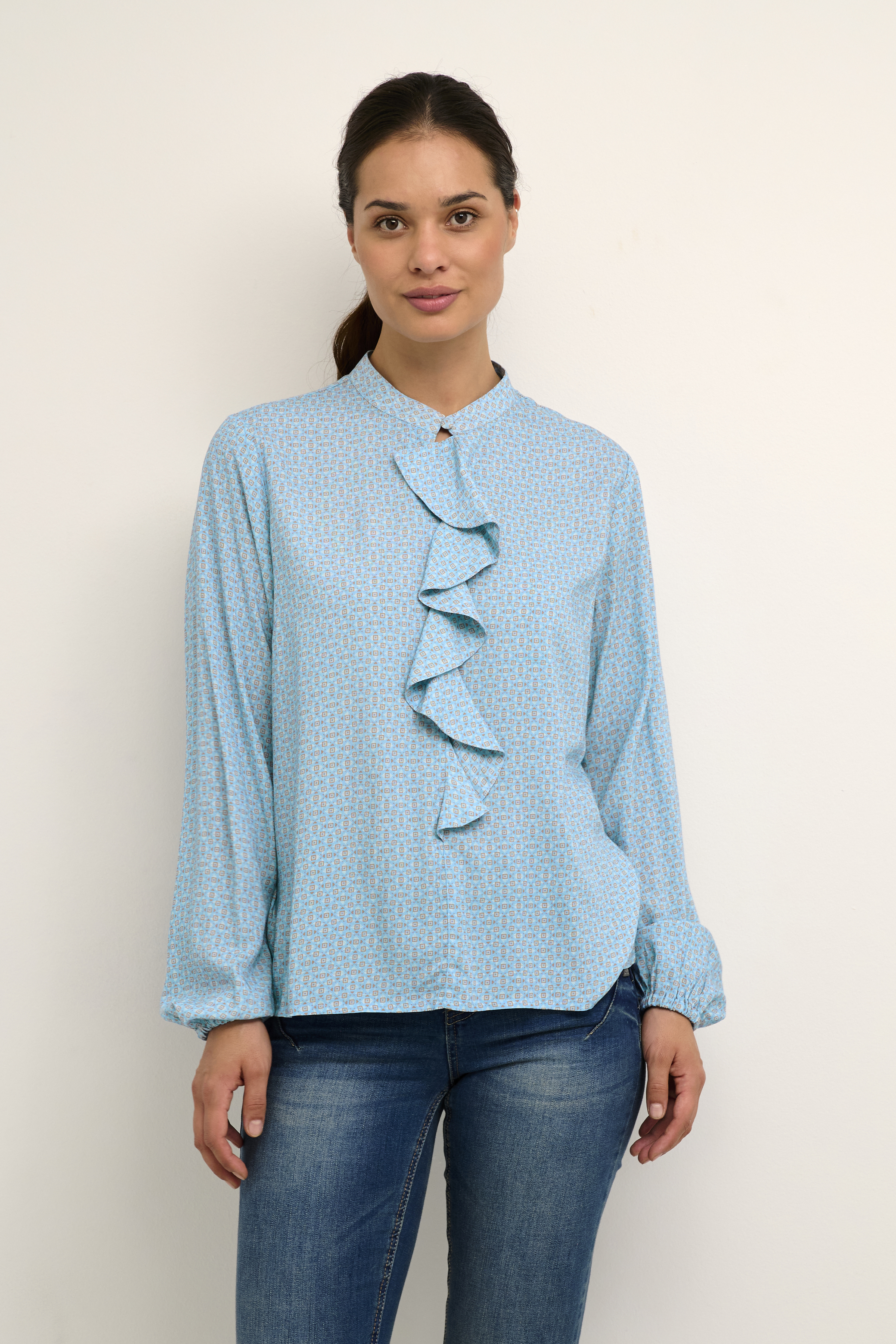 CRTiah Blouse LOOKBOOK FRONT 10610664-103973