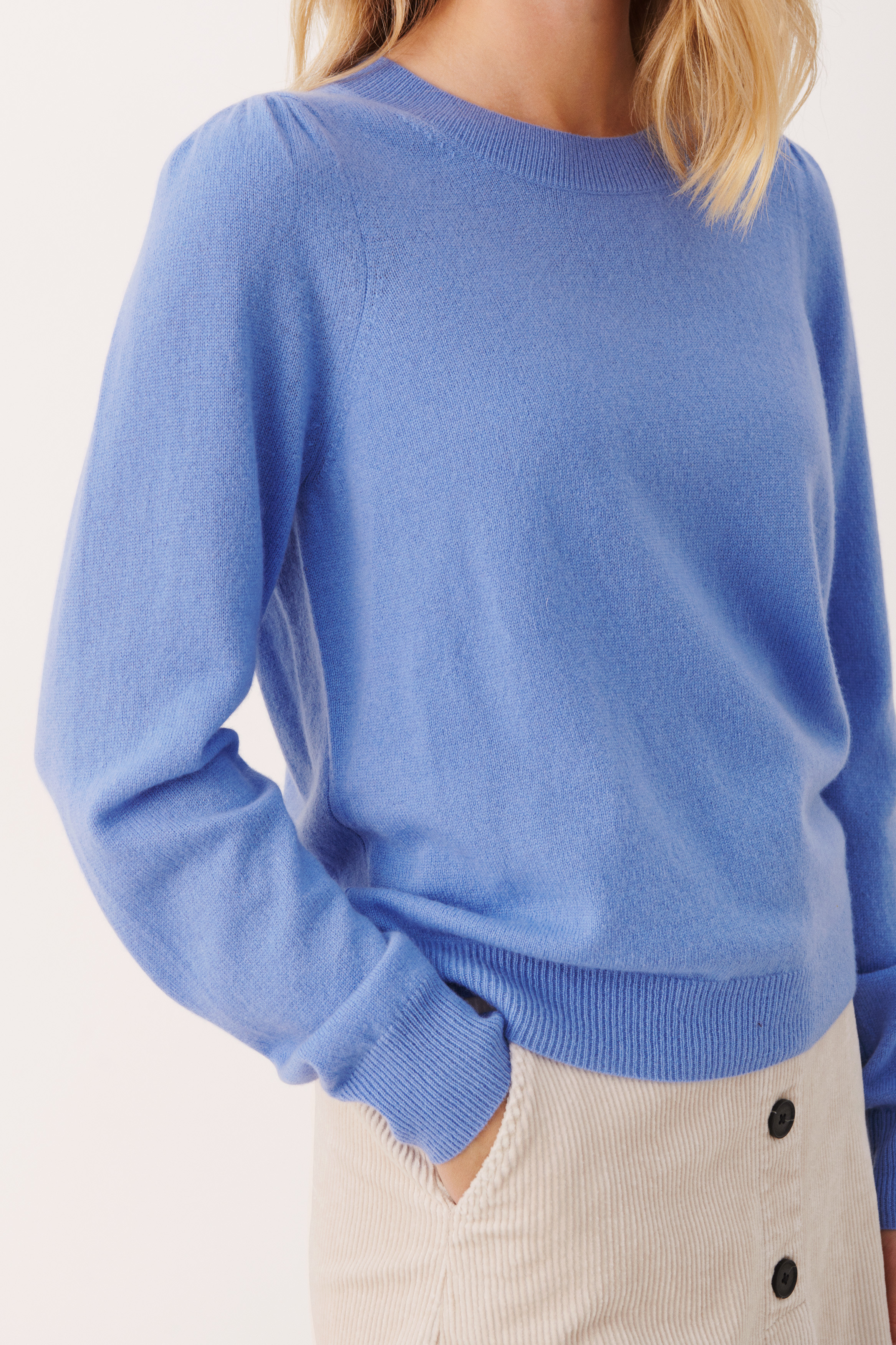 EvinaPW Cashmere sweater LOOKBOOK DETAIL 30307337-173936