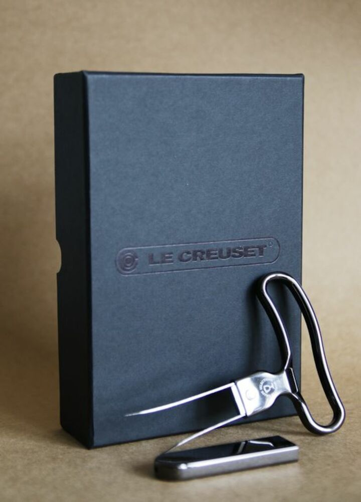 Le Creuset vinåpner for gamle flasker
